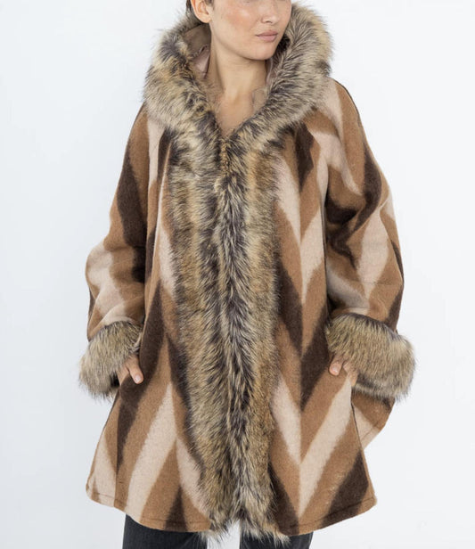 Ημίπαλτο με γούνα και ρίγες