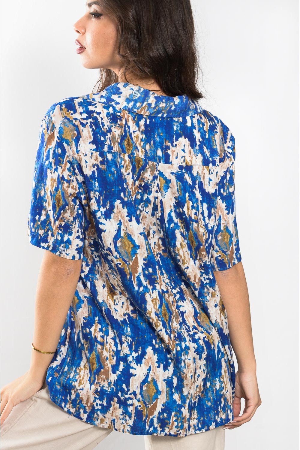 Μπλούζα loose εμπριμέ με γραβάτα