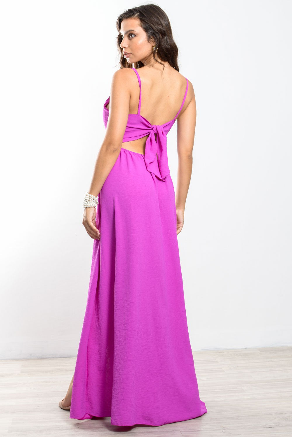 Φόρεμα maxi crepe με δέσιμο την πλάτη