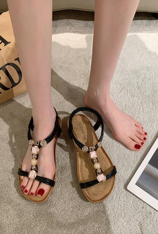Flat sandals detailed
