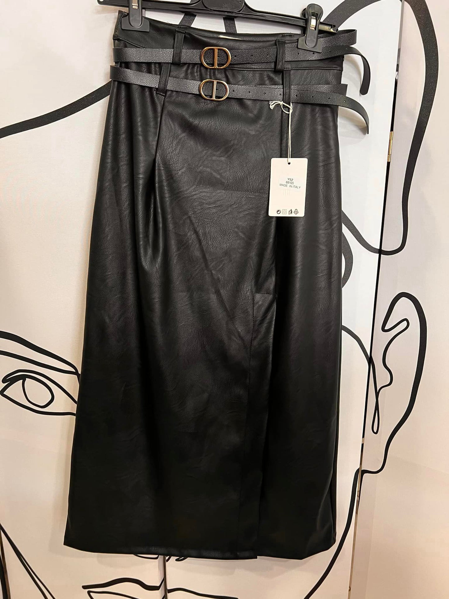 Φούστα δερματίνης με διπλό ζωνάκι