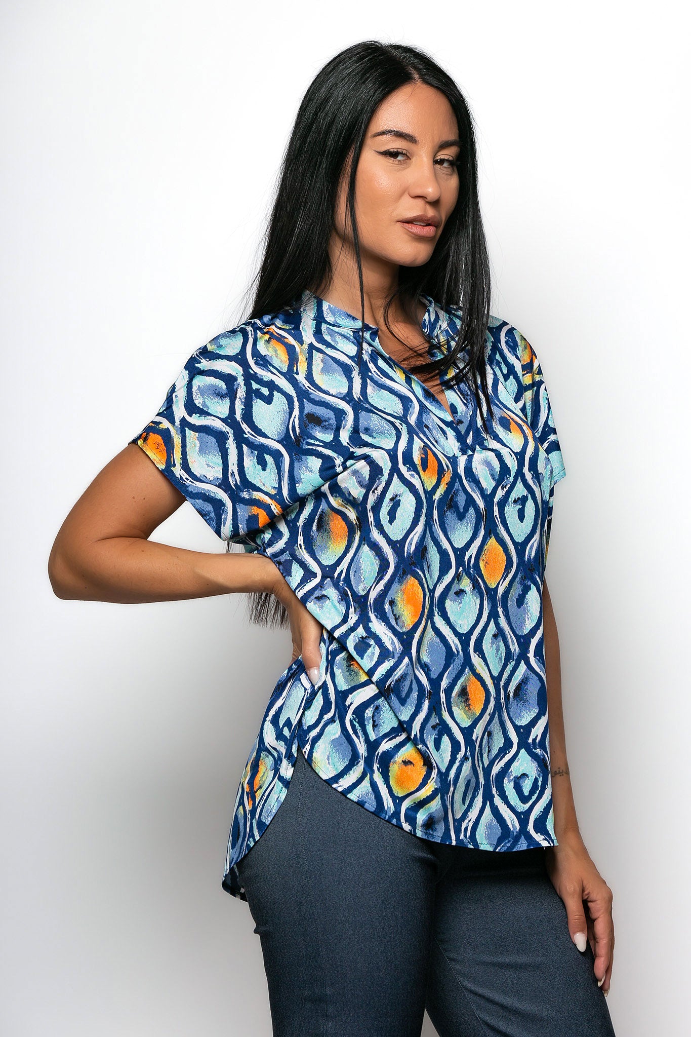 Μπλούζα εμπριμέ με γιακά