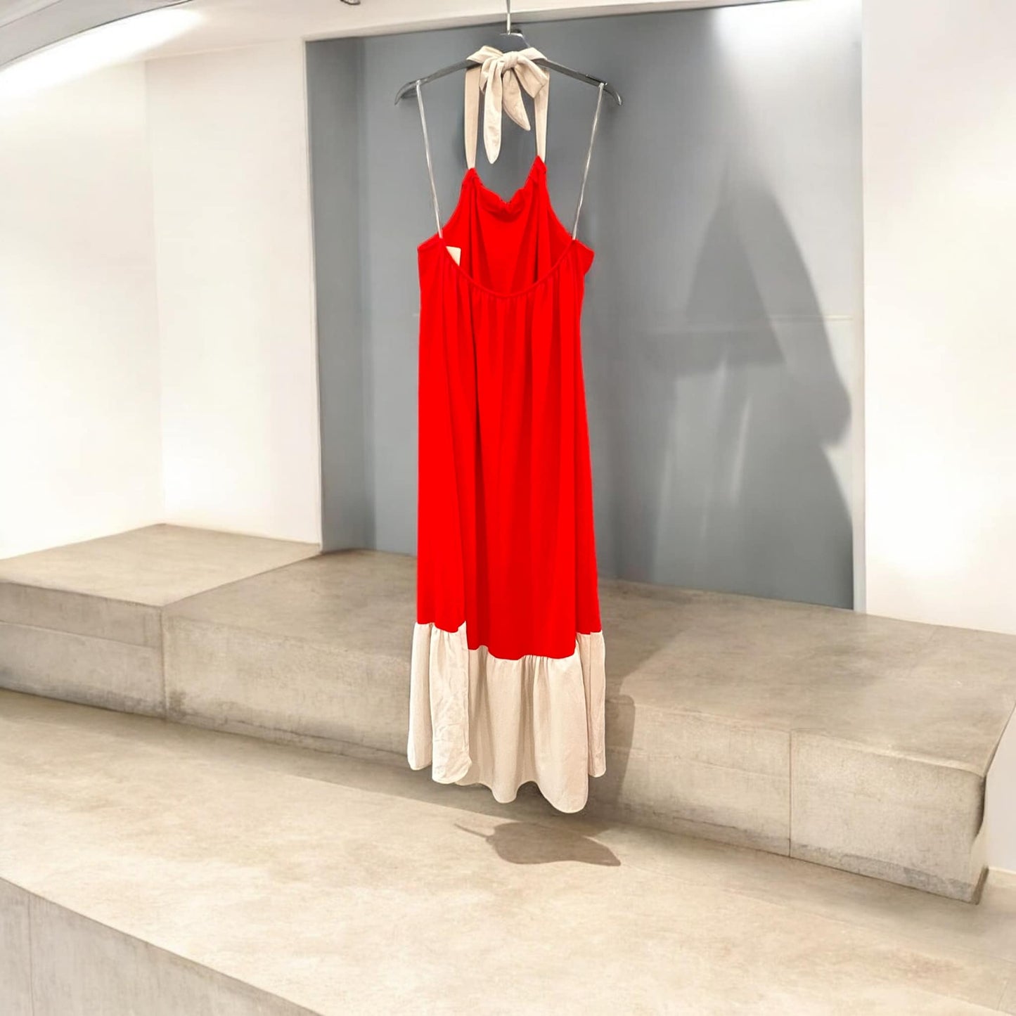 Φόρεμα maxi αμάνικο με δέσιμο στο λαιμό δίχρωμο