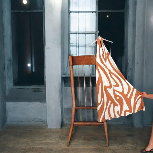 Φόρεμα maxi crepe με δέσιμο στο λαιμό