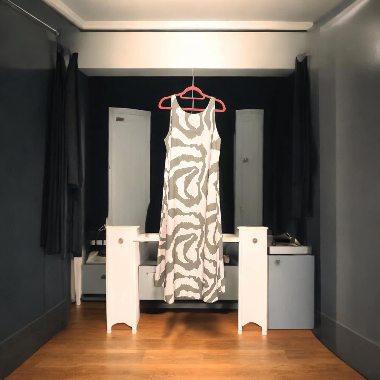 Φόρεμα maxi εμπριμέ detailed