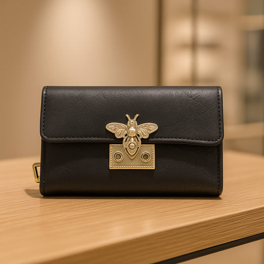 Πορτοφόλι δερματίνης με elegant λεπτομέρεια