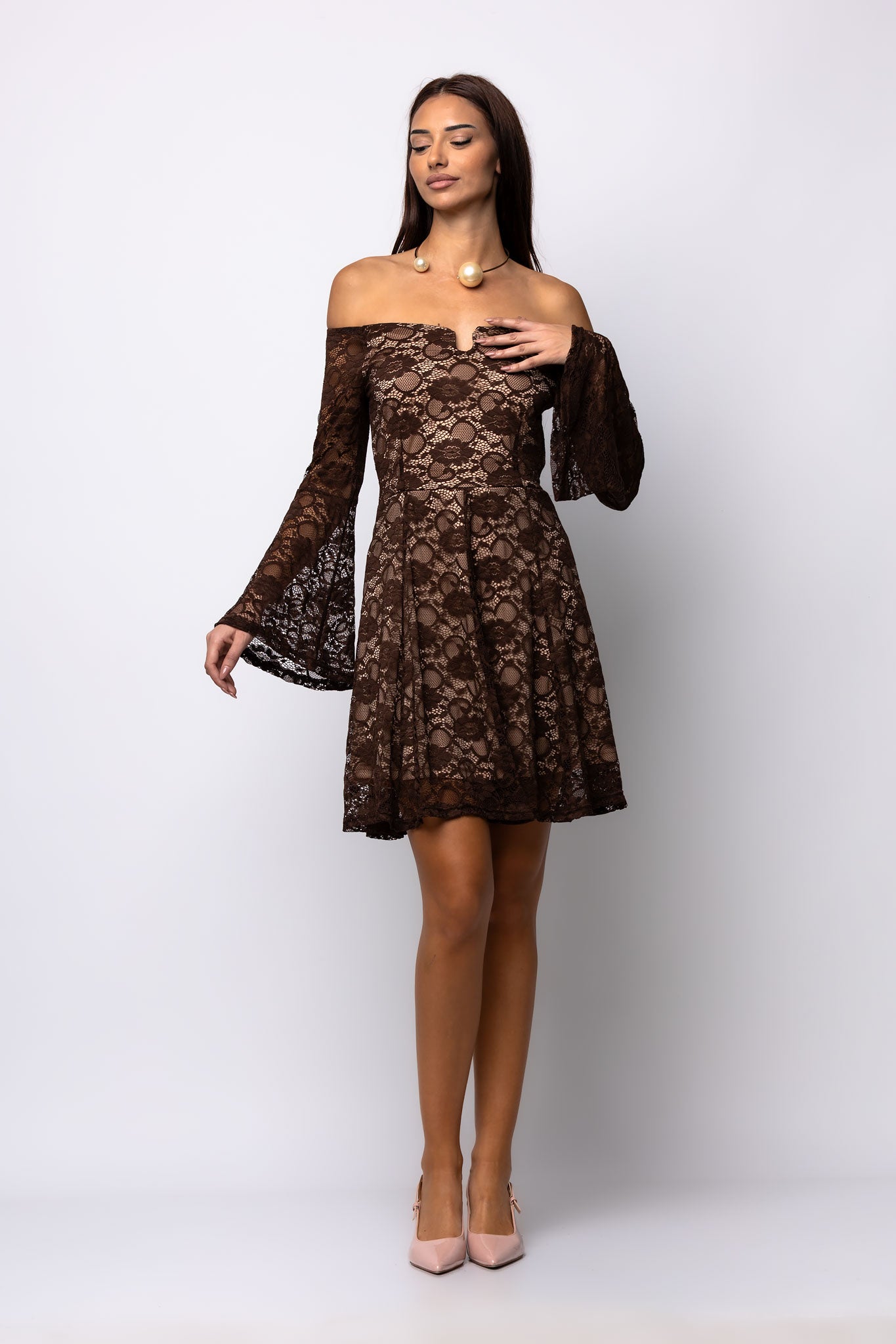 Φόρεμα mini βραδινό από δανδέλα