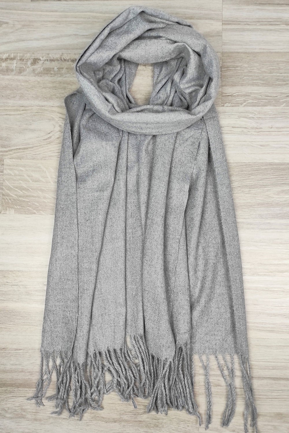 Κασκόλ μονόχρωμο με κρόσσια