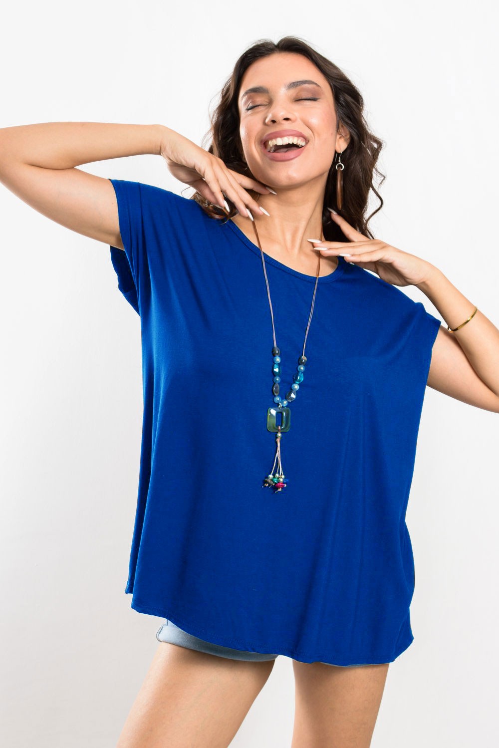 Μπλούζα loose με κολιέ