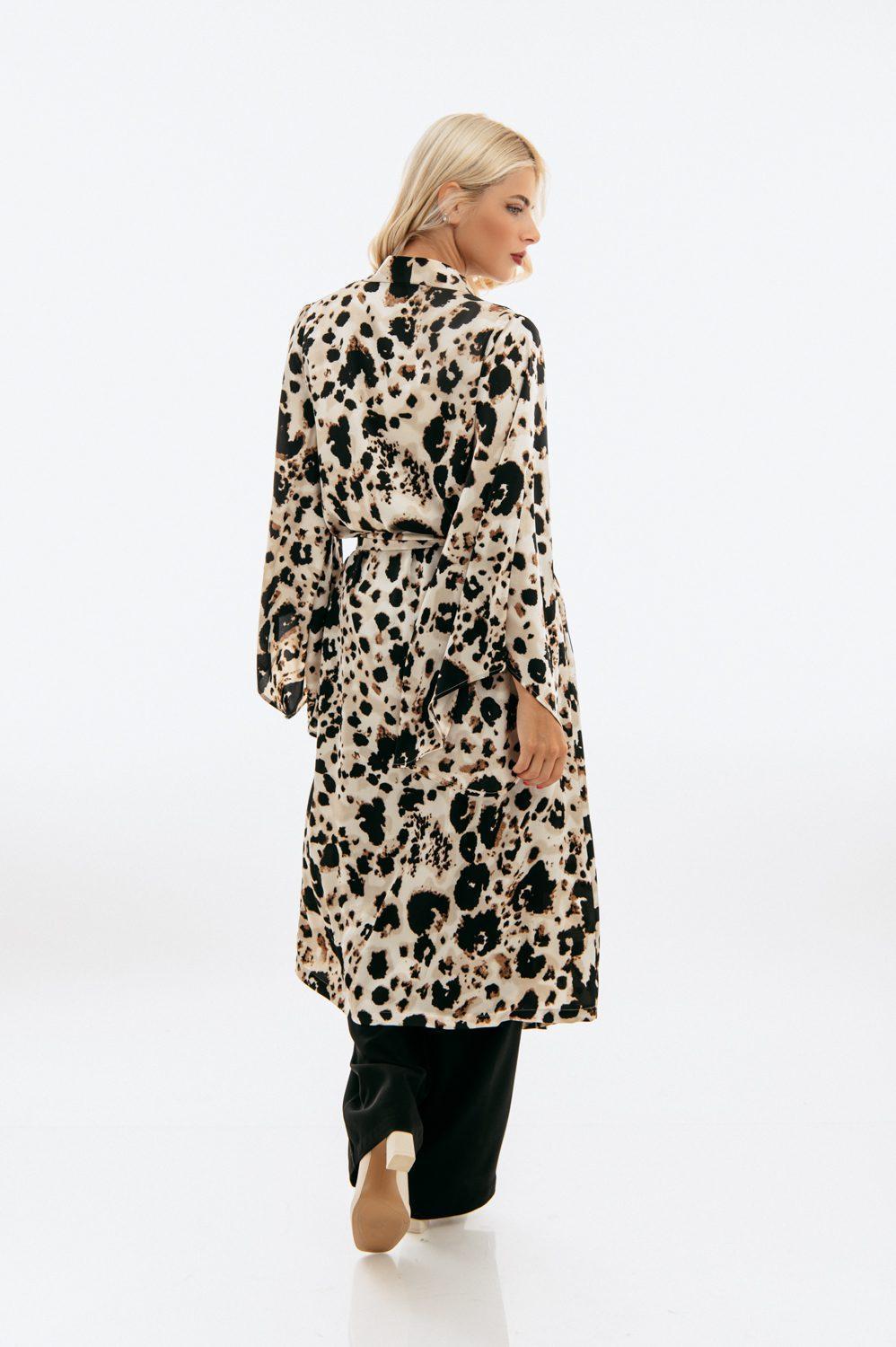 Kimonos satin animal printed