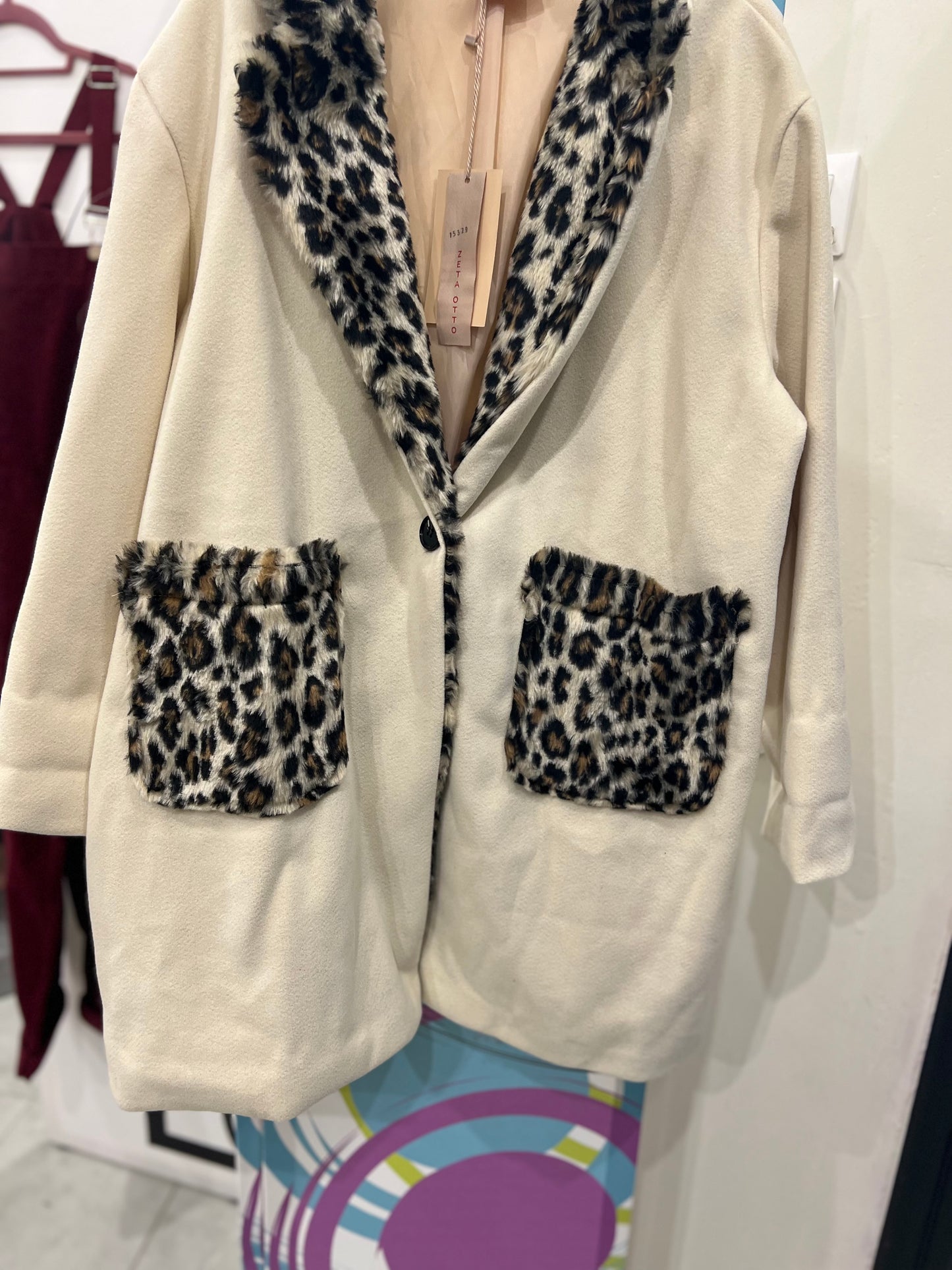 Ημίπαλτο oversized με γούνα animal printed