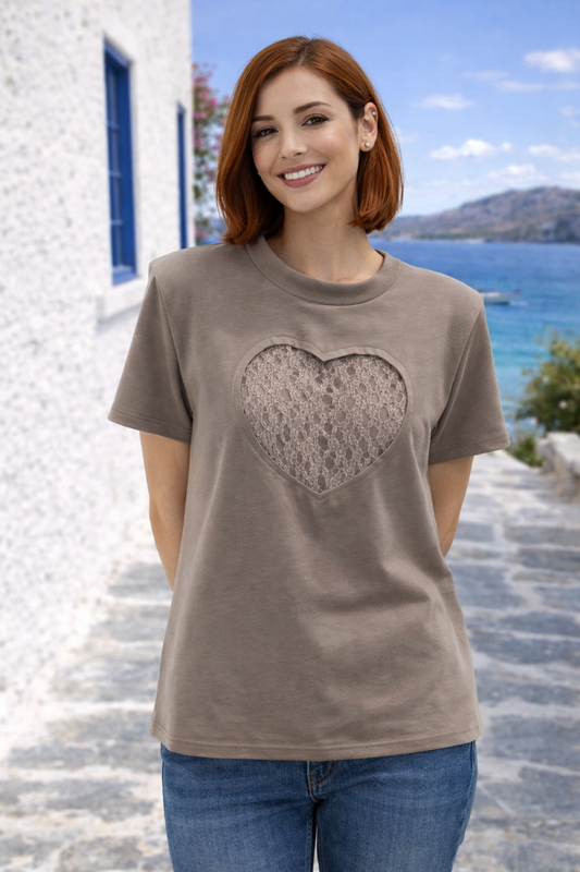 T-Shirt loose με βάτες και εντυπωσιακή λεπτομέρεια