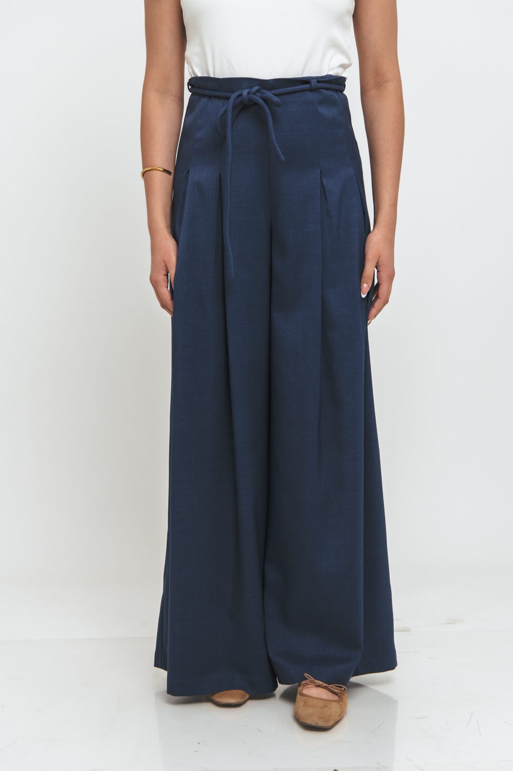 Παντελόνα με πιέτες