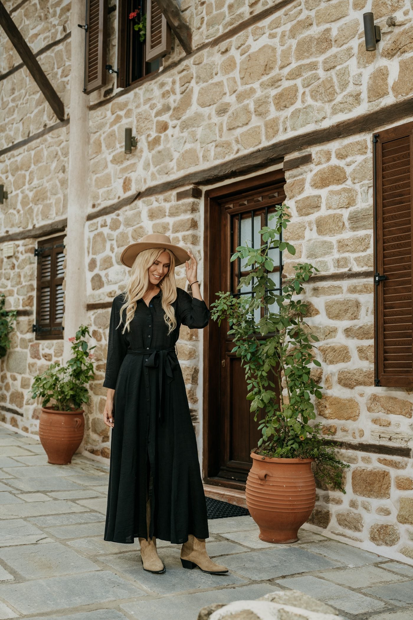 Φόρεμα maxi σεμιζιέ μονόχρωμο