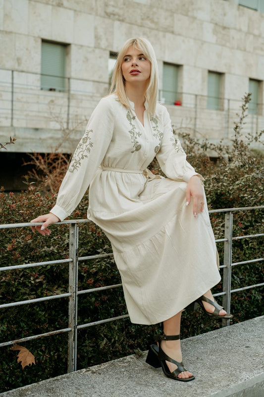 Φόρεμα maxi σεμιζιέ με κέντημα