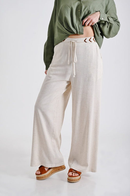 Παντελόνα λινή με κέντημα