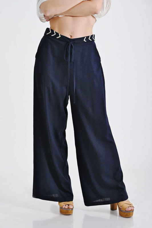 Παντελόνα λινή με κέντημα