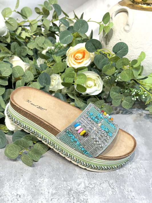 Flatform sandals detailed