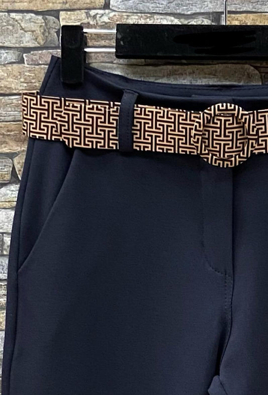 Παντελόνι mom fit με ζώνη printed