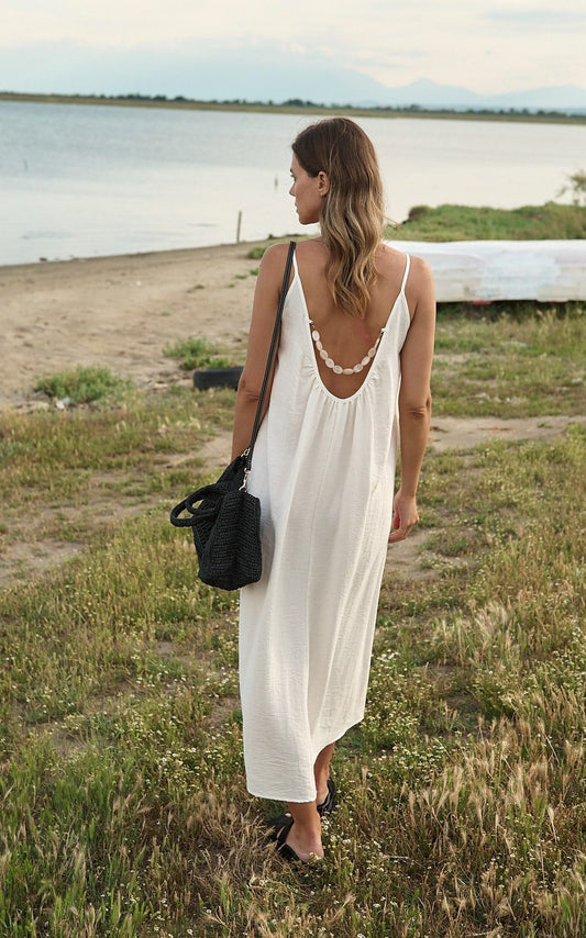 Φόρεμα maxi με εντυπωσιακή πλάτη