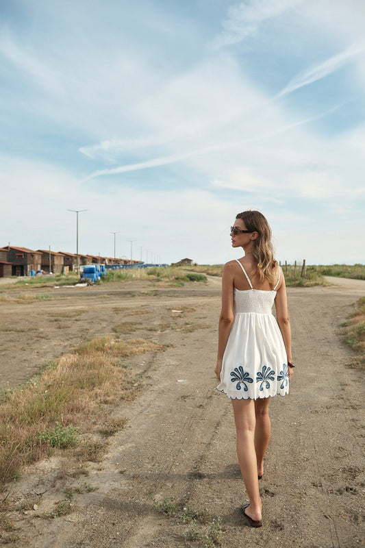 Φόρεμα mini με κέντημα