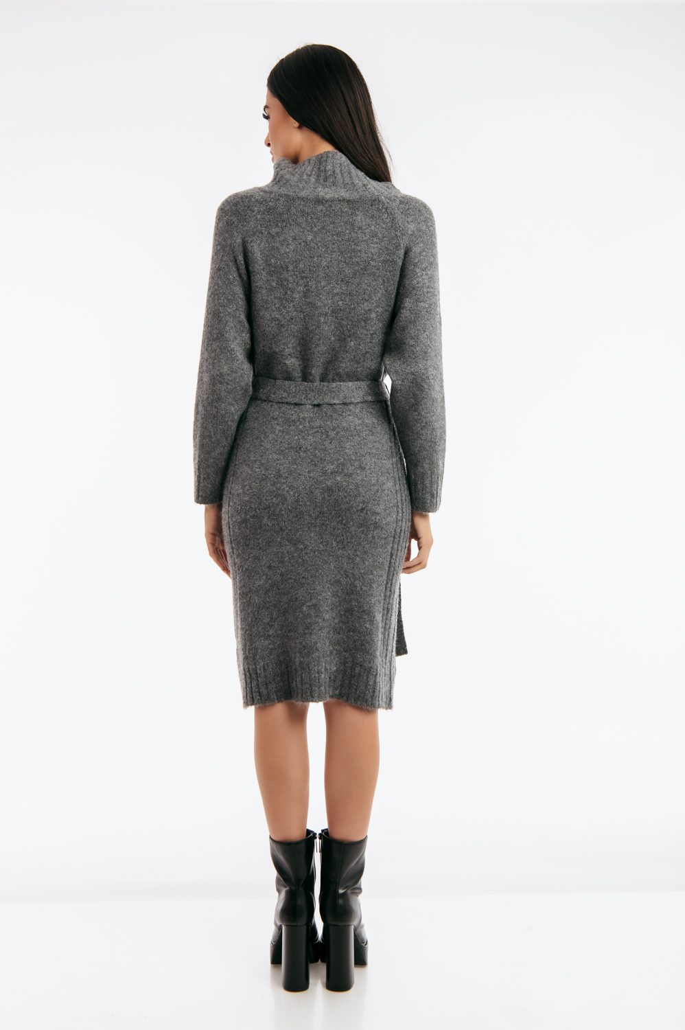 Φόρεμα πλεκτό midi με κουμπιά