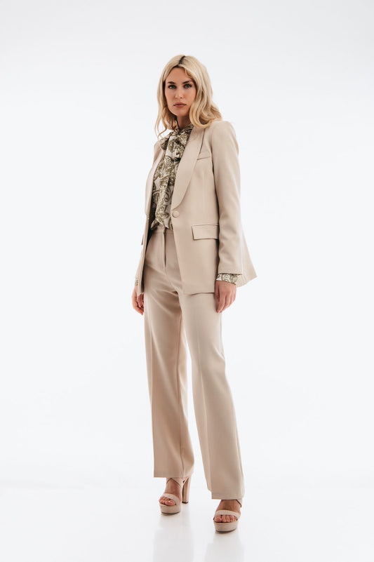 Κοστούμι από σακάκι και παντελόνι