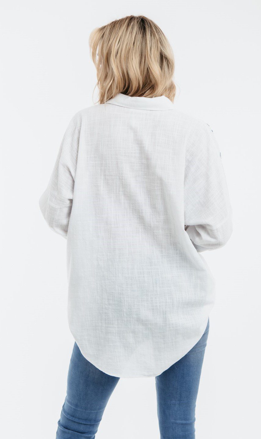 Πουκαμίσα με κέντημα detailed