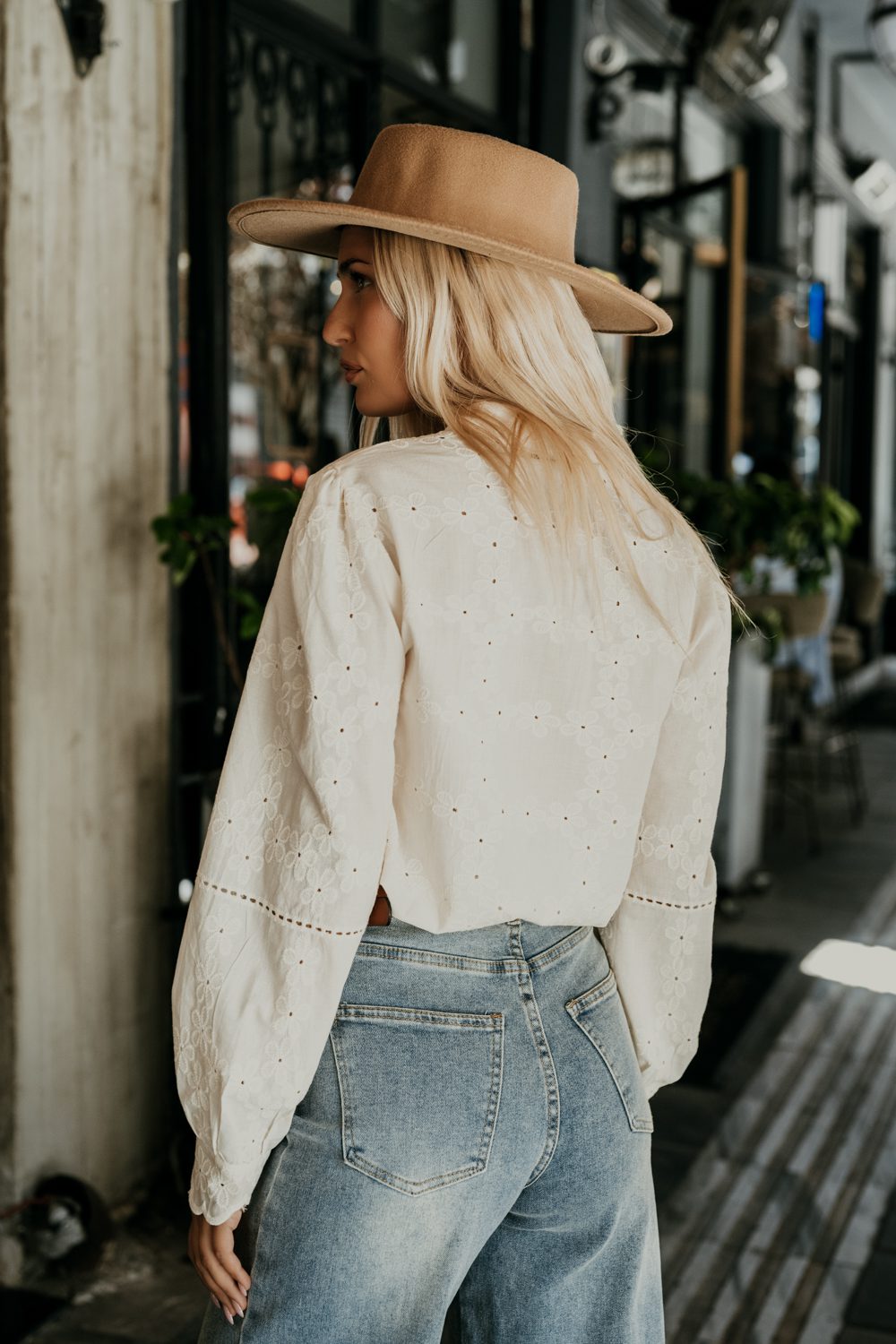 Πουκάμισο με κέντημα