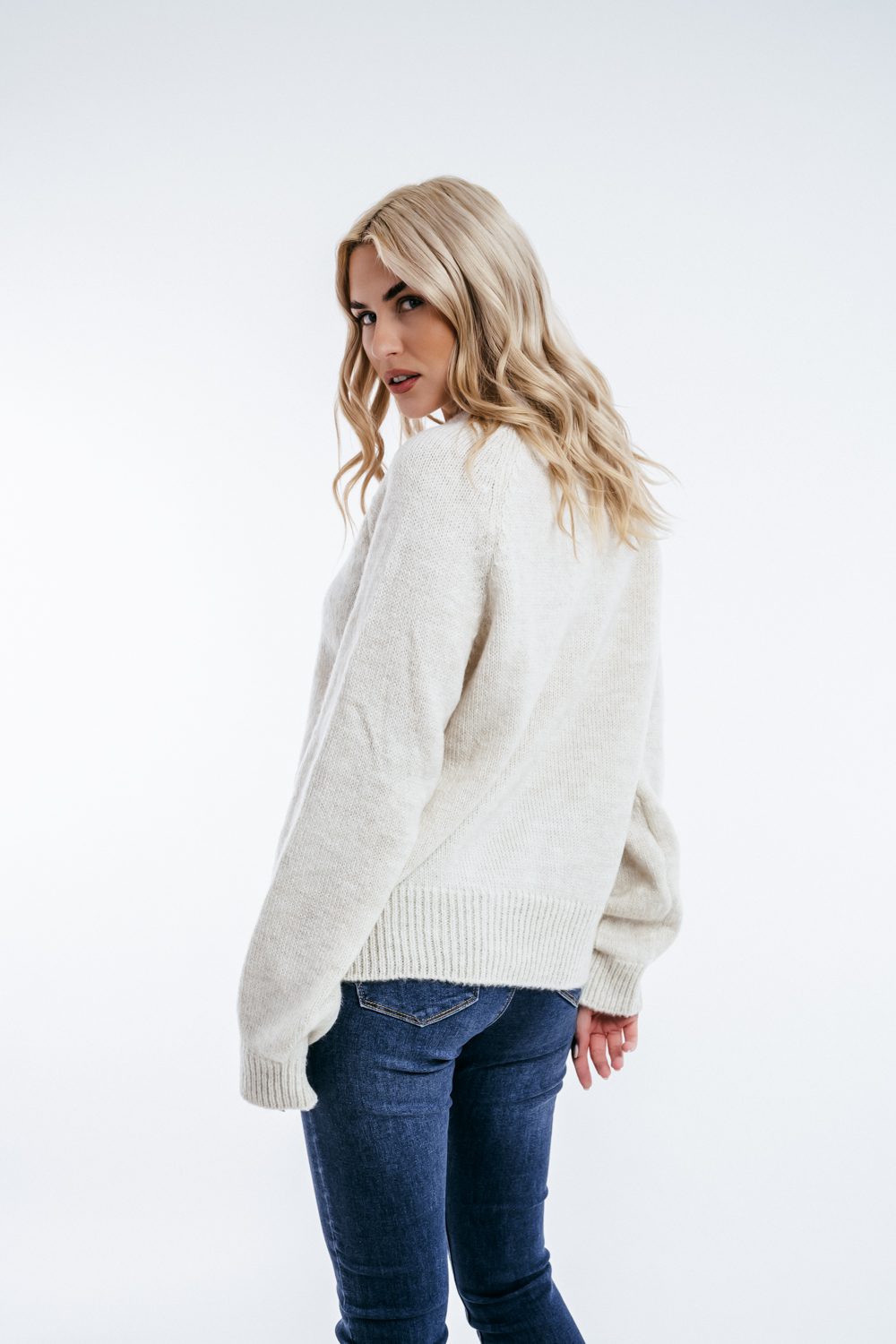 Pullover detailed