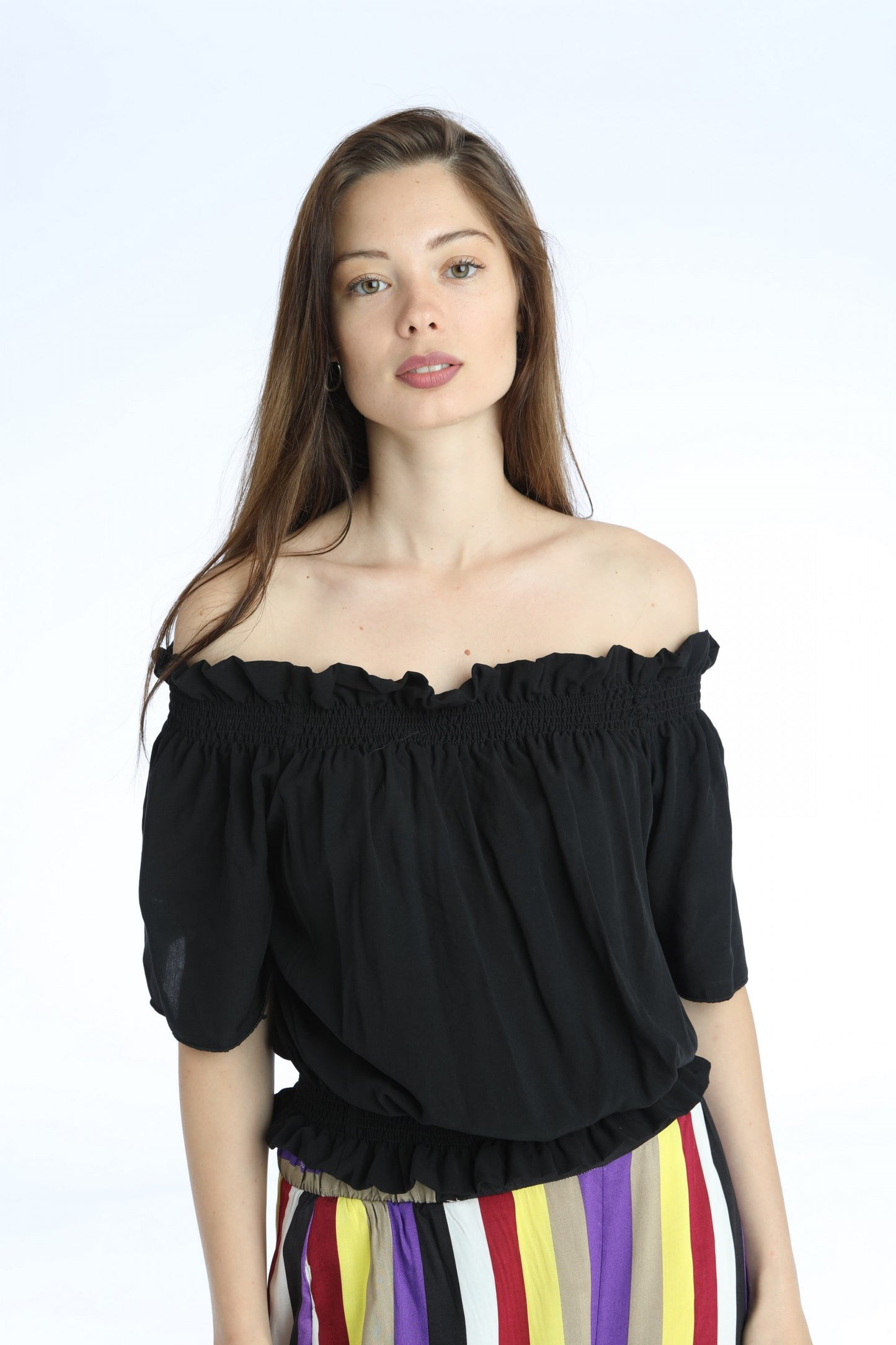 Top έξωμο με λάστιχο στους ώμους και στο τελείωμα