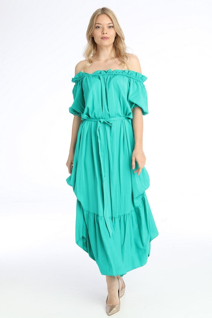 Φόρεμα strapless με σούρες και πιασίματα