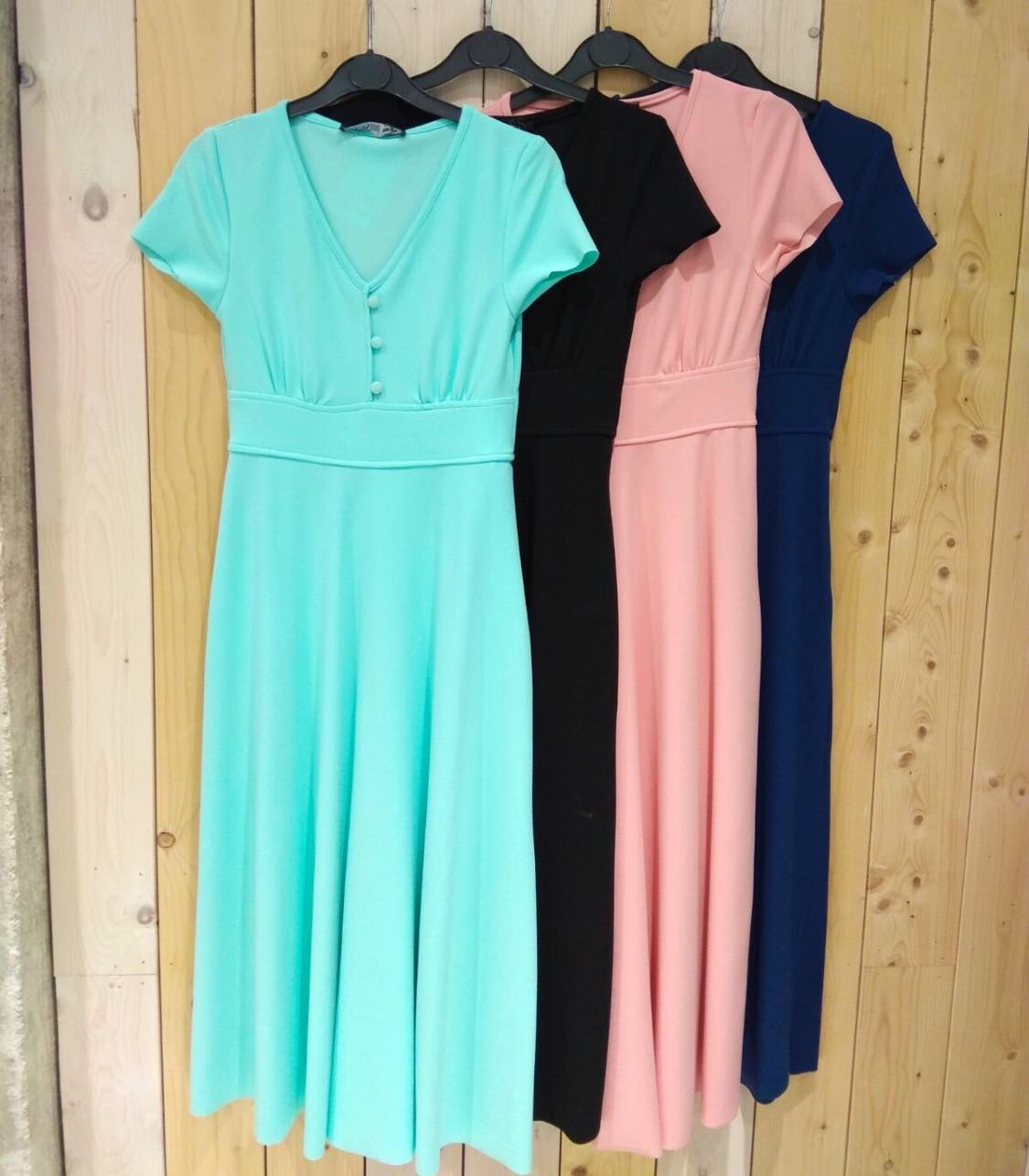 Φόρεμα midi κοντομάνικο