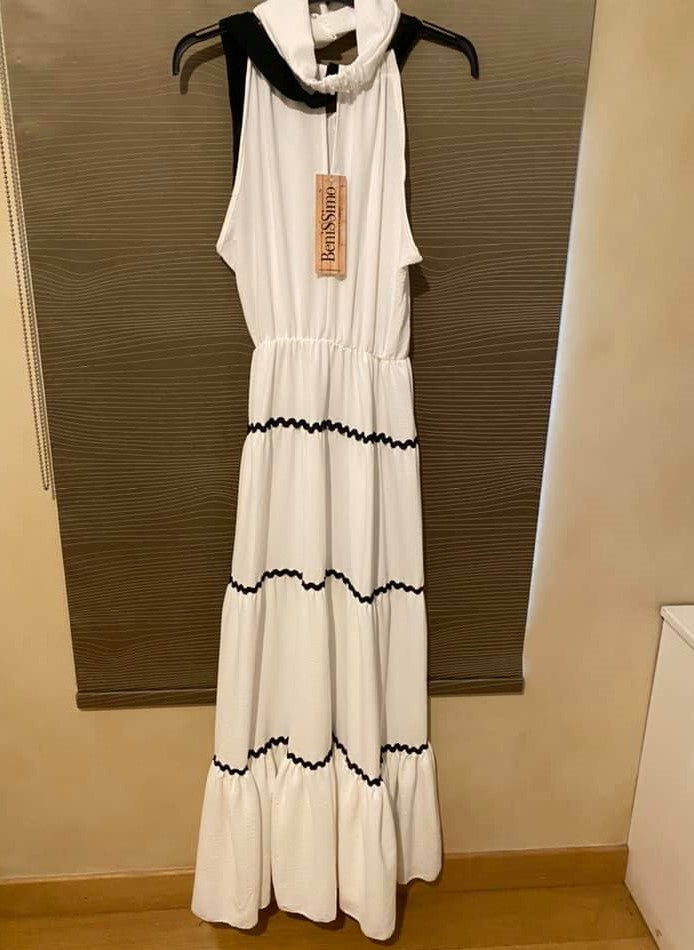 Φόρεμα maxi με τρέσσες