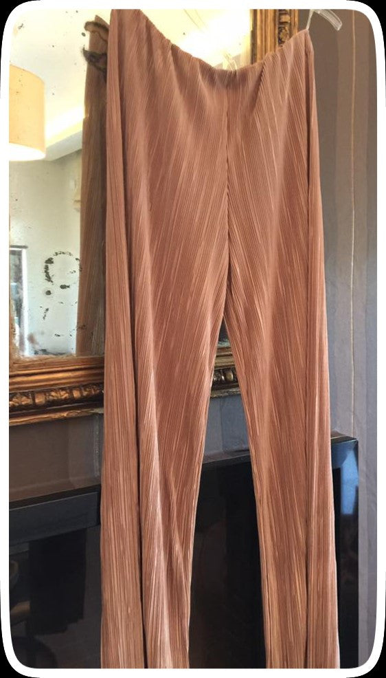 Παντελόνι πλισέ με λάστιχο στη μέση