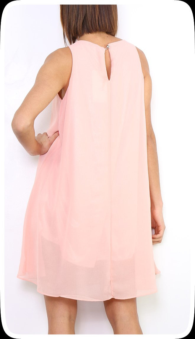 Φόρεμα με διακοσμητική αλυσίδα