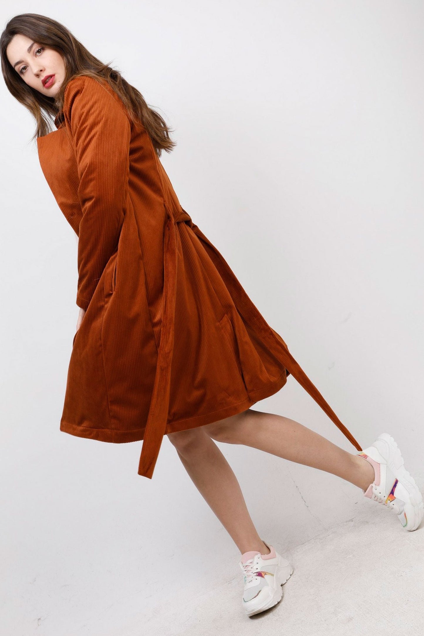 Παλτό midi κοτλέ με ζώνη