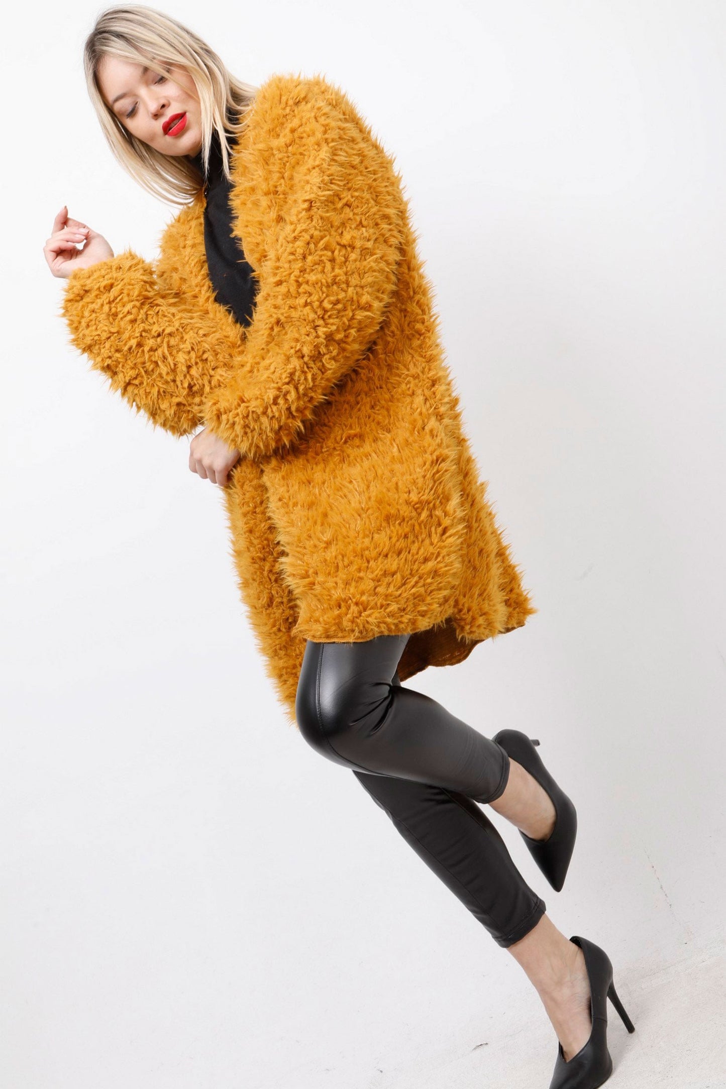 Midi ζακέτα με όψη γούνας