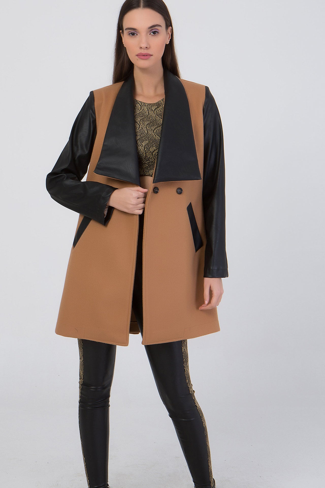 Jacket με λεπτομέρειες δερματίνης