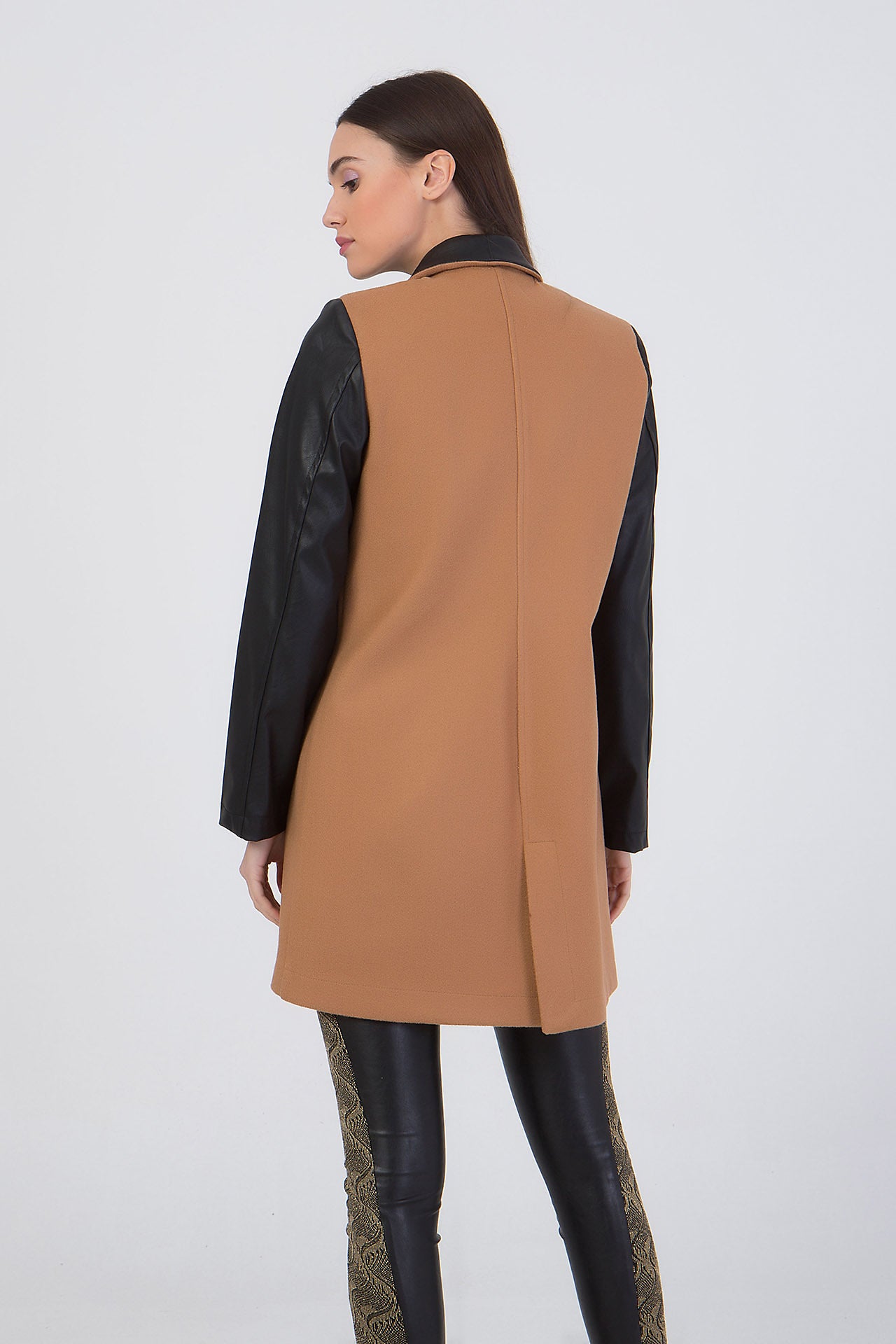 Jacket με λεπτομέρειες δερματίνης