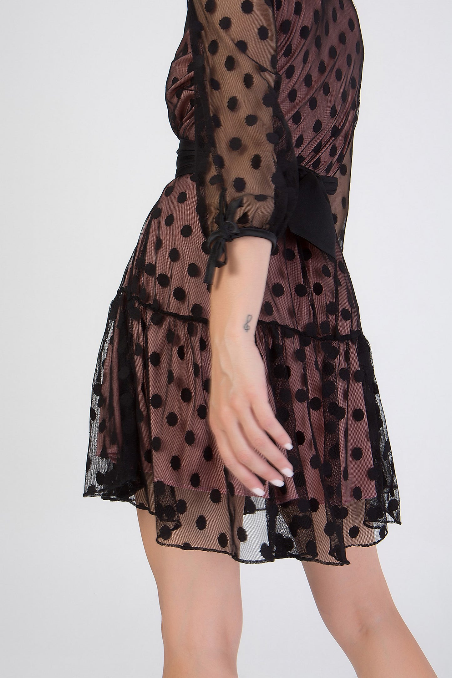 Φόρεμα mini με τούλι πουά