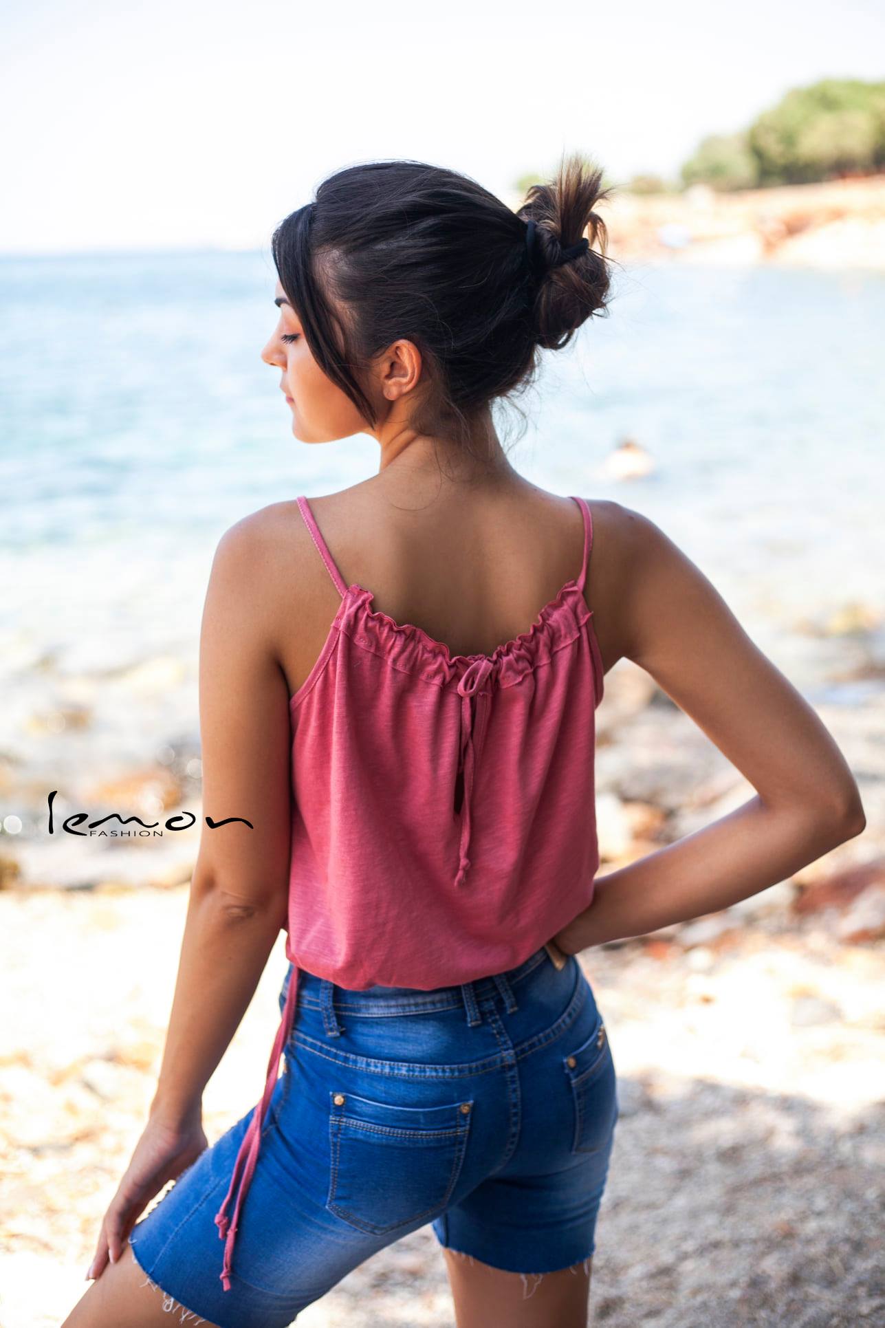 Τοπ με σούρες