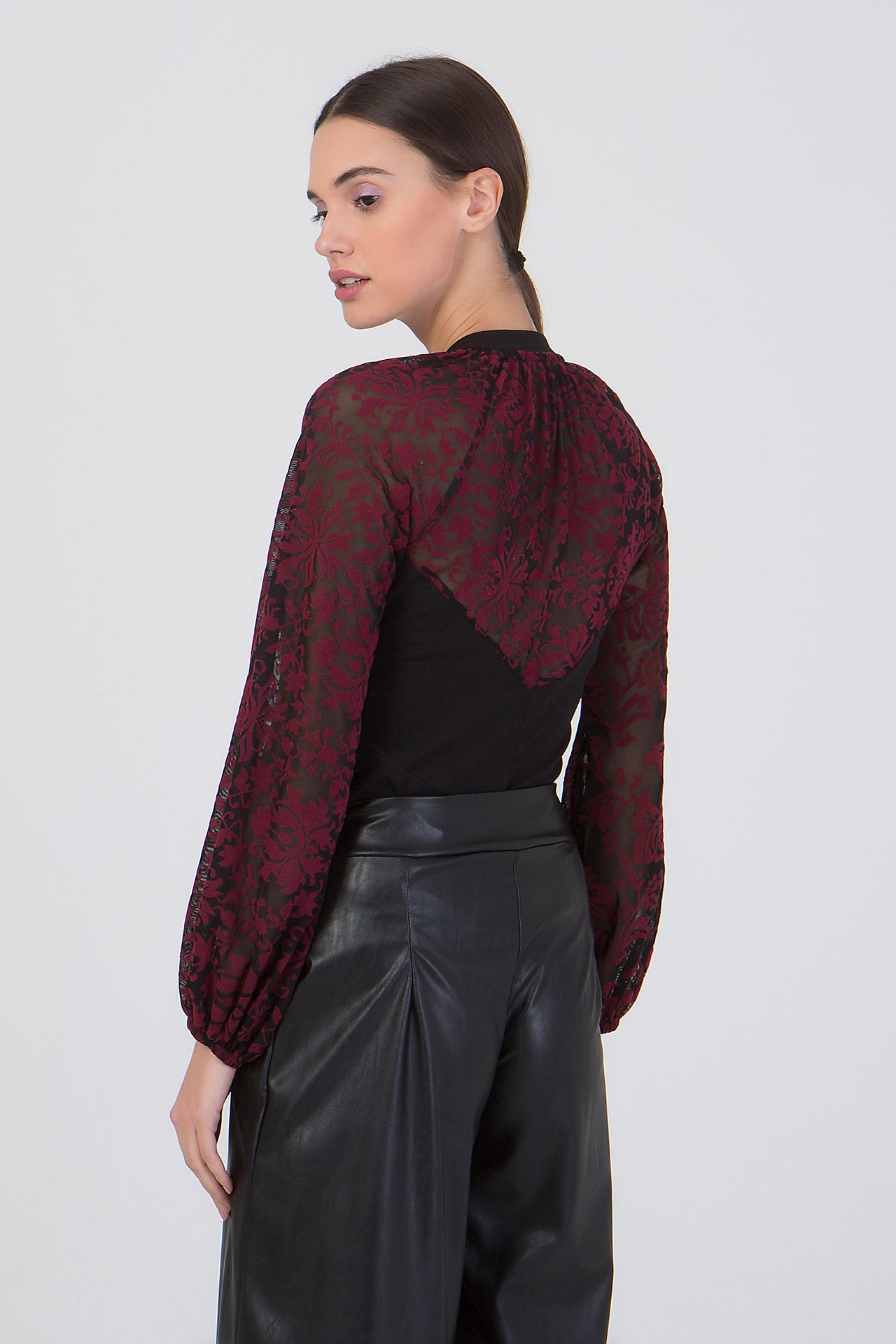 Ολόσωμο κορμάκι με δανδέλα