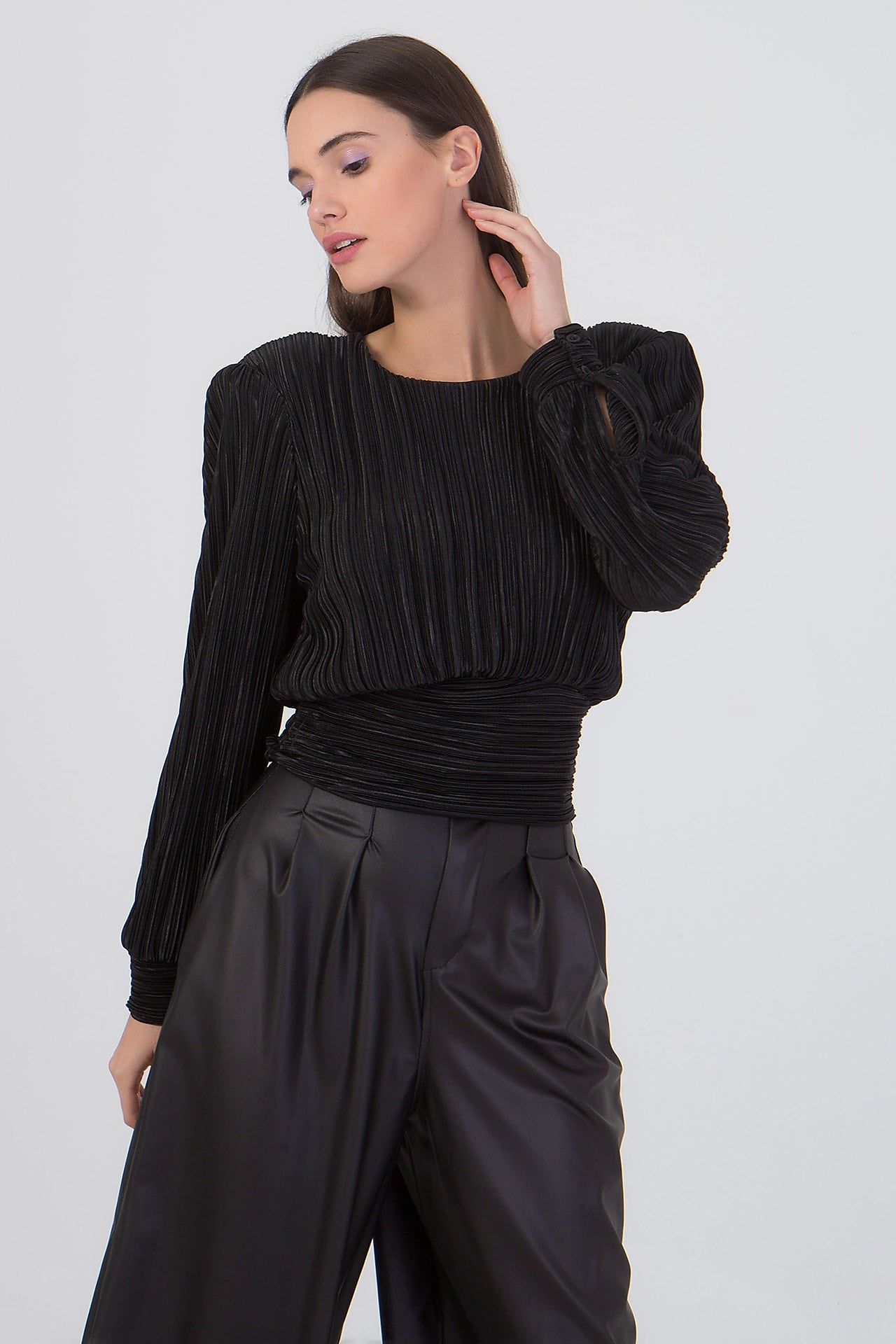 Μπλούζα πλισέ με βάτες