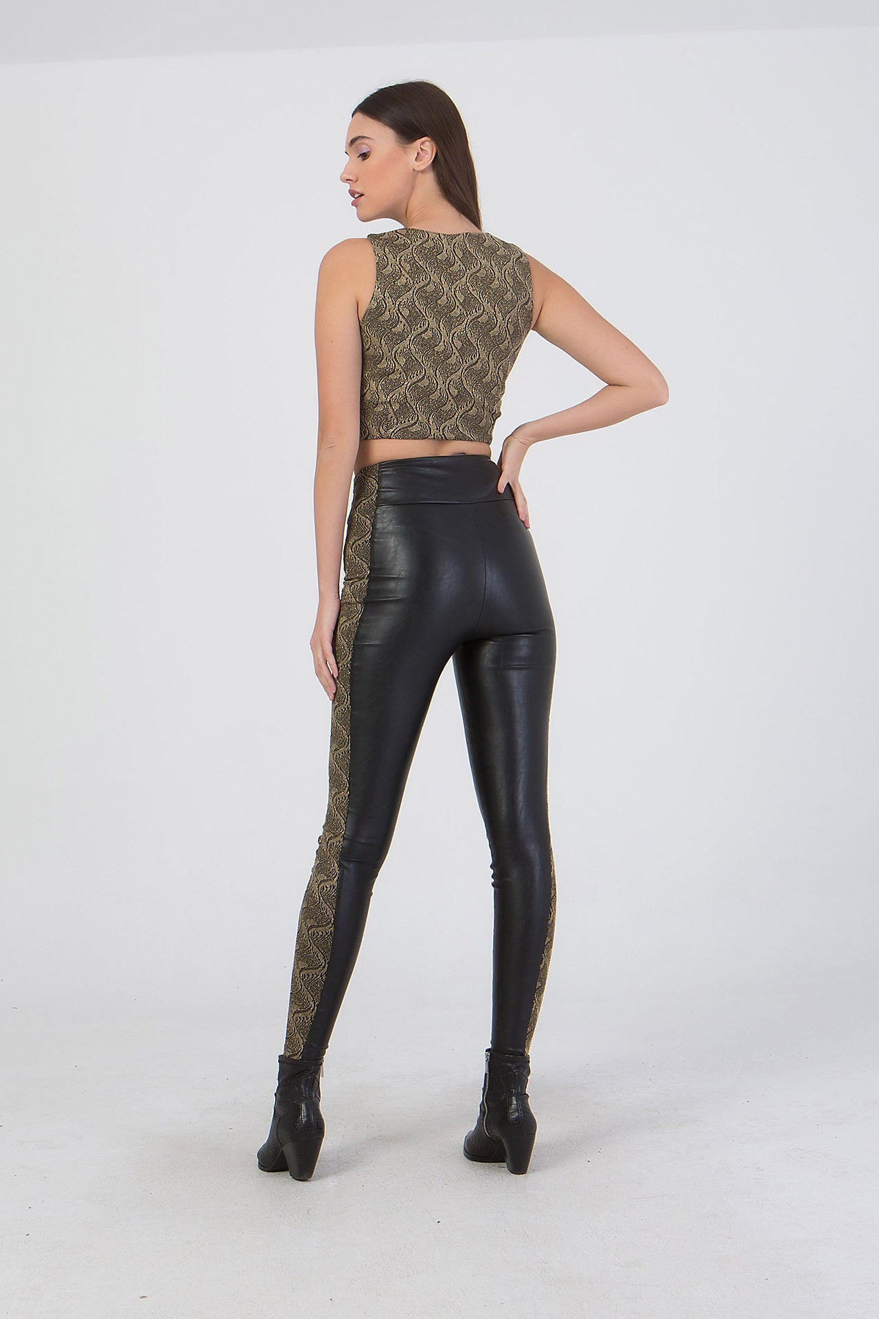 Leggings δερματίνης με τρέσσα