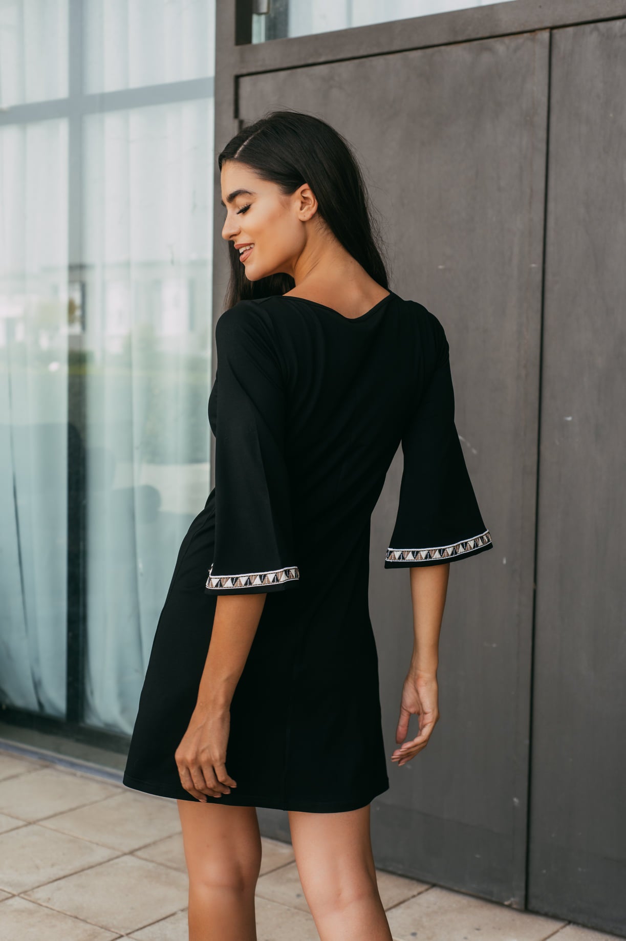 Φόρεμα mini με μανίκια 3/4