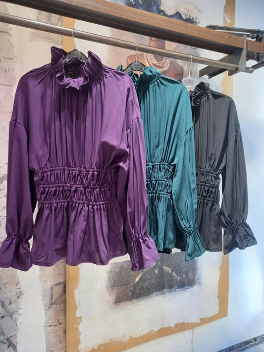 Μπλούζα με σούρα και βολάν