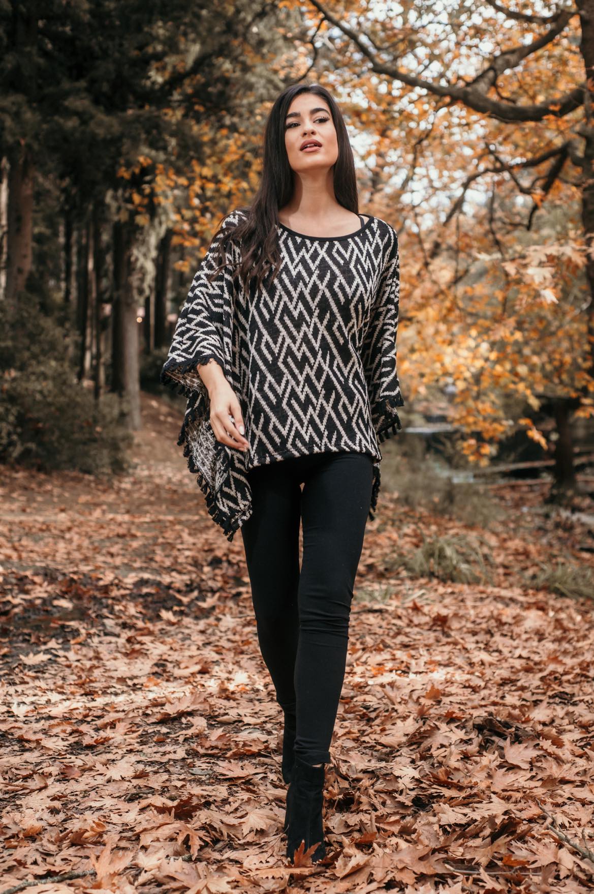 Ponchos ζακάρ πλεκτό με κρόσσια