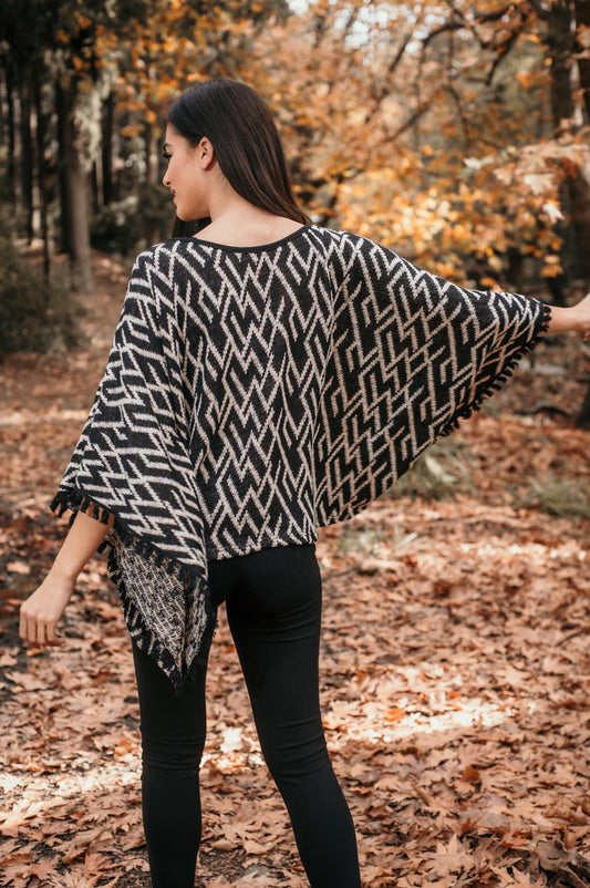 Ponchos ζακάρ πλεκτό με κρόσσια