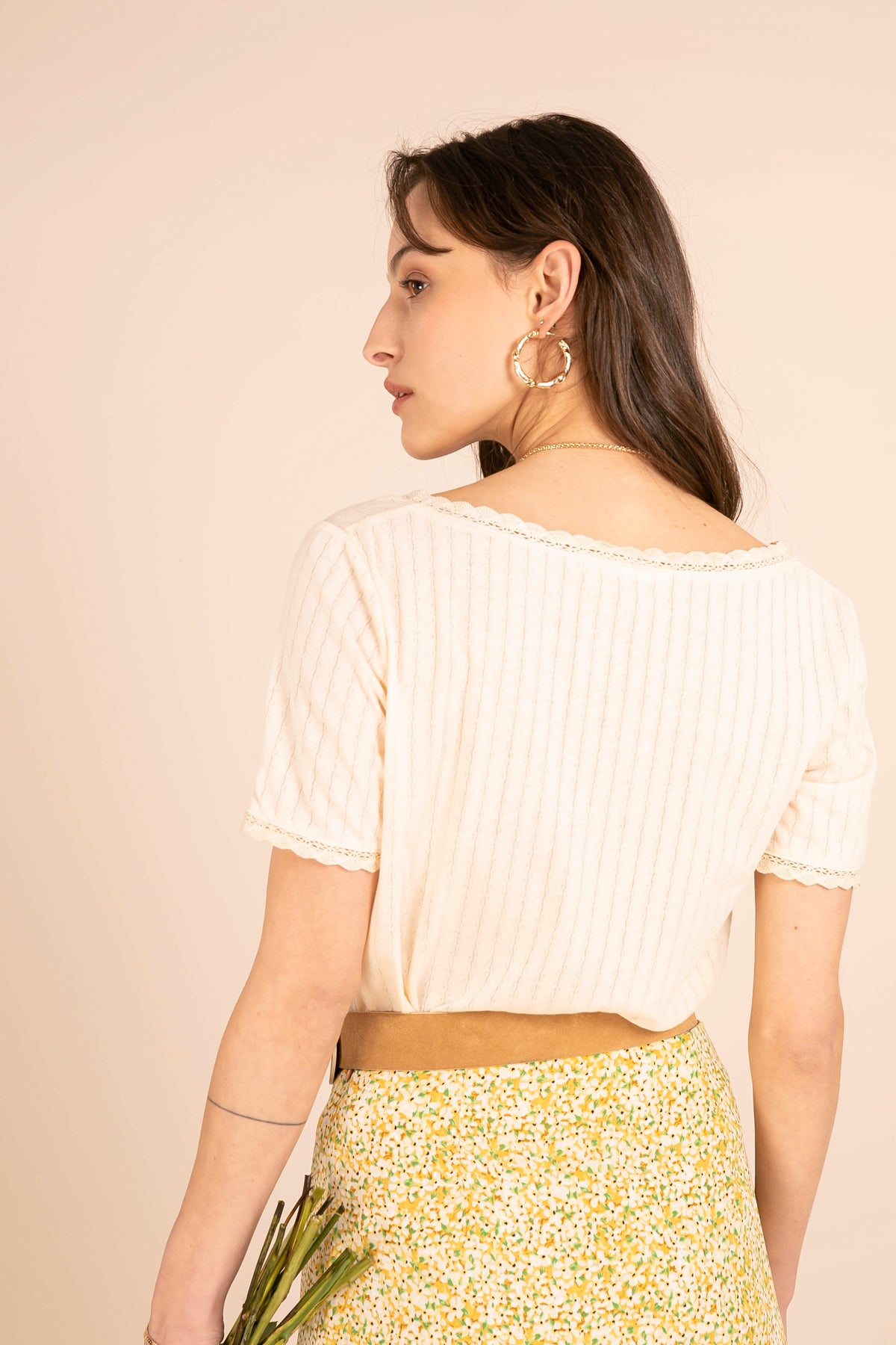 Τοπ με ανάγλυφα σχέδια